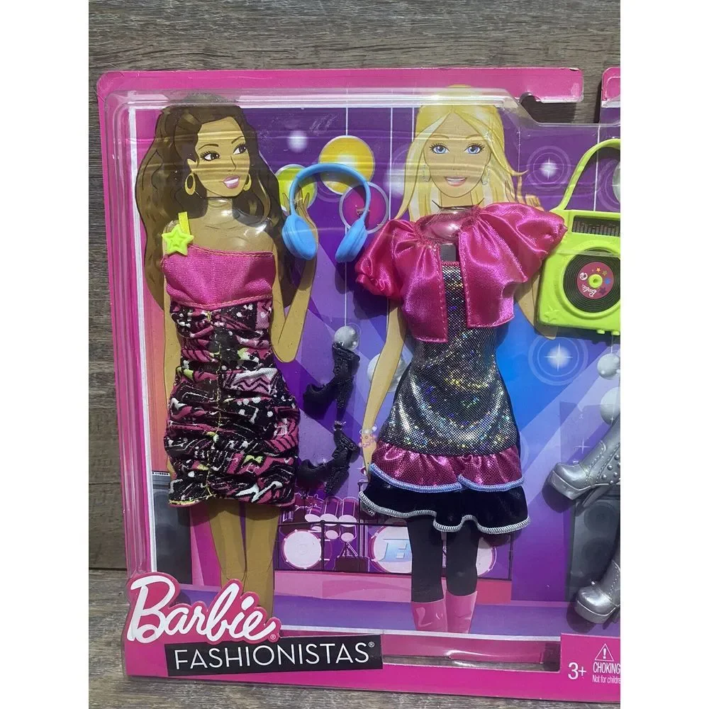 2011 Barbie Fashionistas 3 Concert Fashion Outfits (N4855) NIB‎